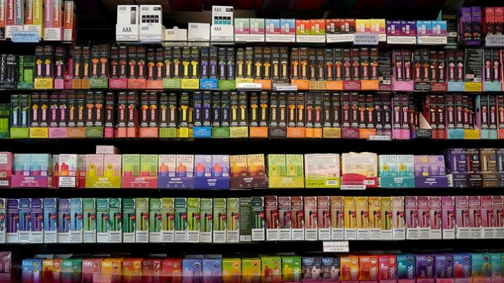 নিউইয়র্কে কিশোরদের মধ্যে  ই-সিগারেটের প্রবণতা বৃদ্ধি