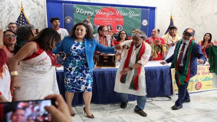 ‘বিশ্বসভায় বাংলাদেশ ও বাঙালির জয়গান’ ‘বিশ্বসভায় বাংলাদেশ ও বাঙালির জয়গান’