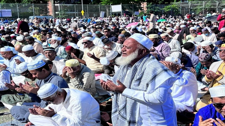 কোরবানীর ত্যাগের মহিমায় ঈদুল আজহা পালিত কোরবানীর ত্যাগের মহিমায় ঈদুল আজহা পালিত