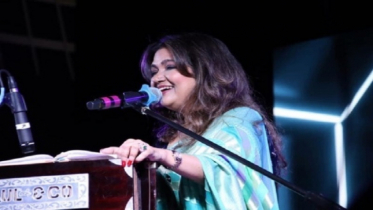 নিউইয়র্কে দর্শক মাতালেন  মিতালী মুখার্জী