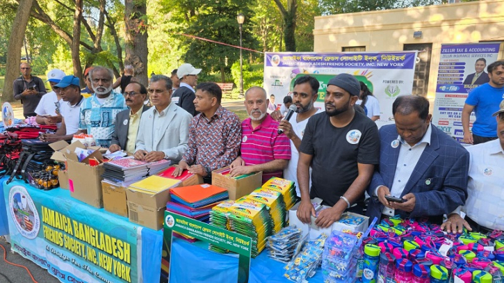 ক্যাপ্টেন টিলি পার্কে বসেছিল কচিকাচার মিলিনমেলা ক্যাপ্টেন টিলি পার্কে বসেছিল কচিকাচার মিলিনমেলা