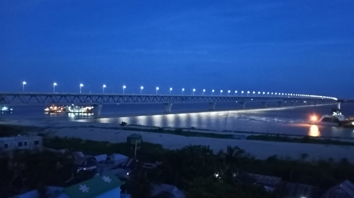 পদ্মা সেতু: একটি স্বাধীন দেশের স্বনির্ভরতার চ্যালেঞ্জ পদ্মা সেতু: একটি স্বাধীন দেশের স্বনির্ভরতার চ্যালেঞ্জ